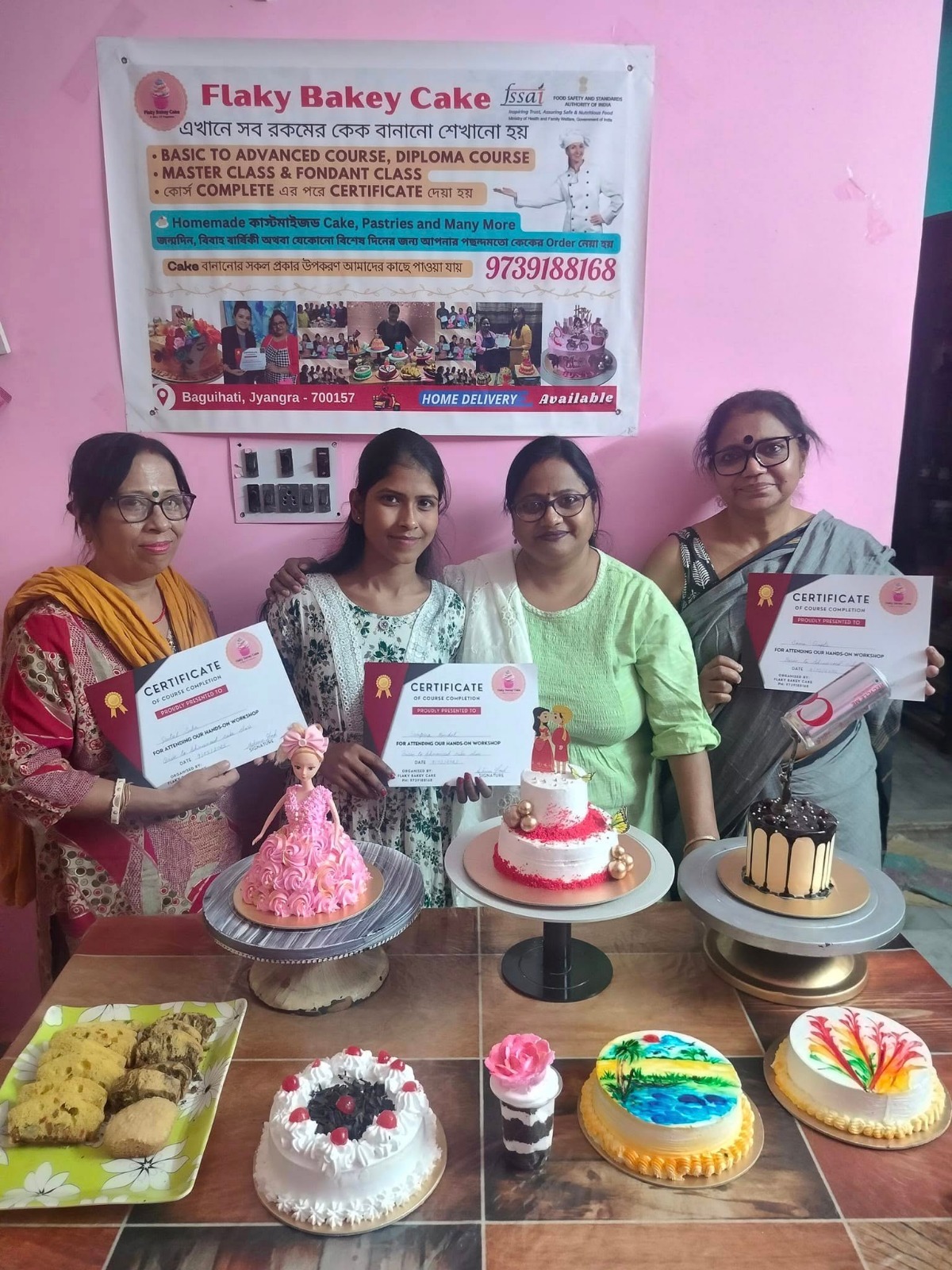 Flaky Bakey cake baking class — student's finished cakes, Hatiara Kolkata