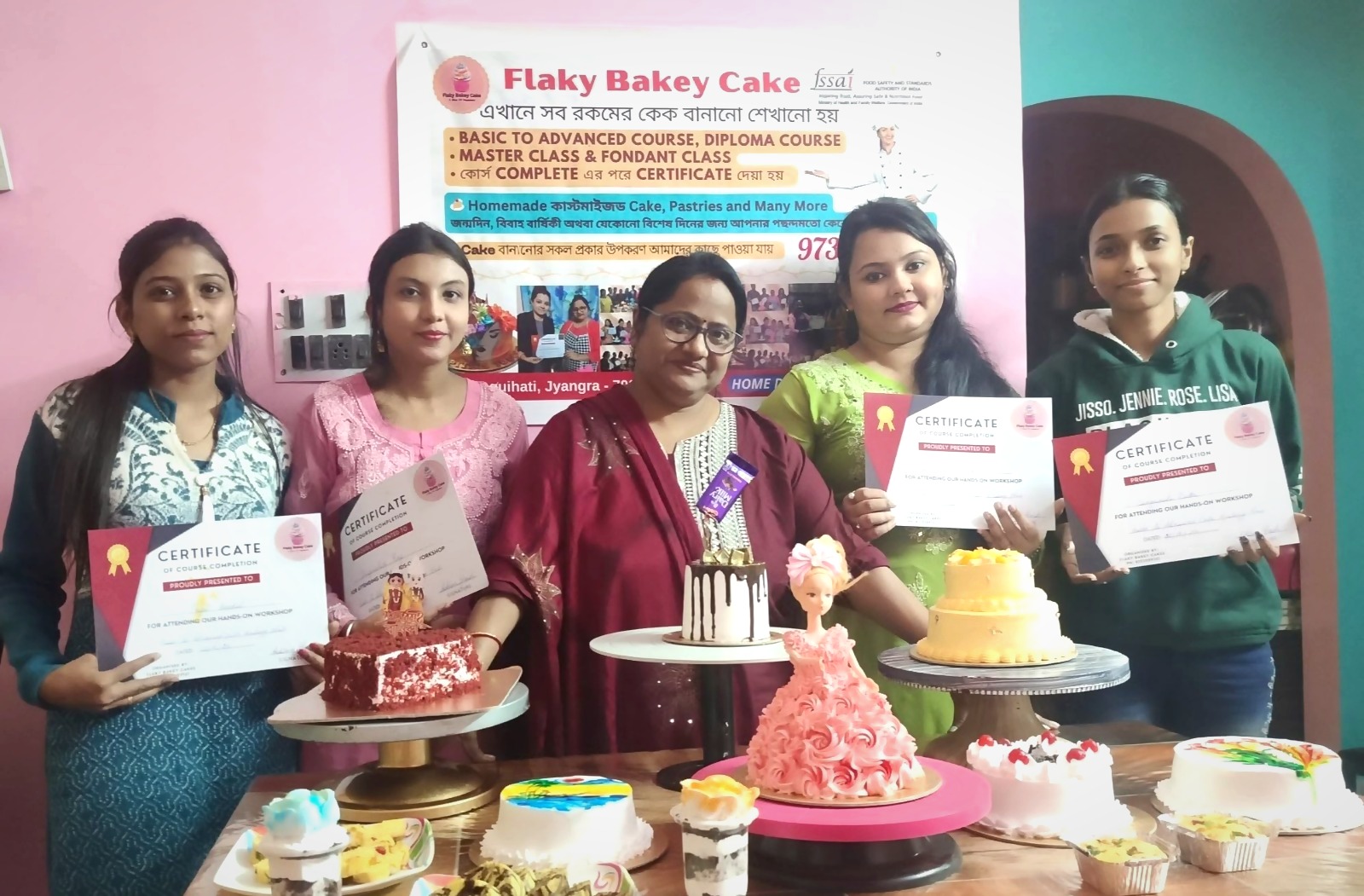 Cake decorating class students with certificates — Flaky Bakey cake baking classes Kolkata